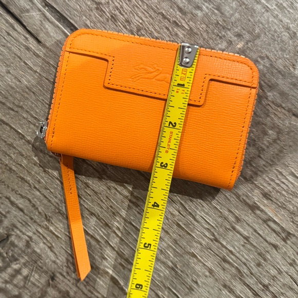 Longchamp Orange Wallet. - Picture 5 of 6